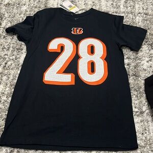 JOE MIXON CINCINNATI BENGALS BLACK NAME AND NUMBER SHORT SLEEVE PLAYER T SHIRT
